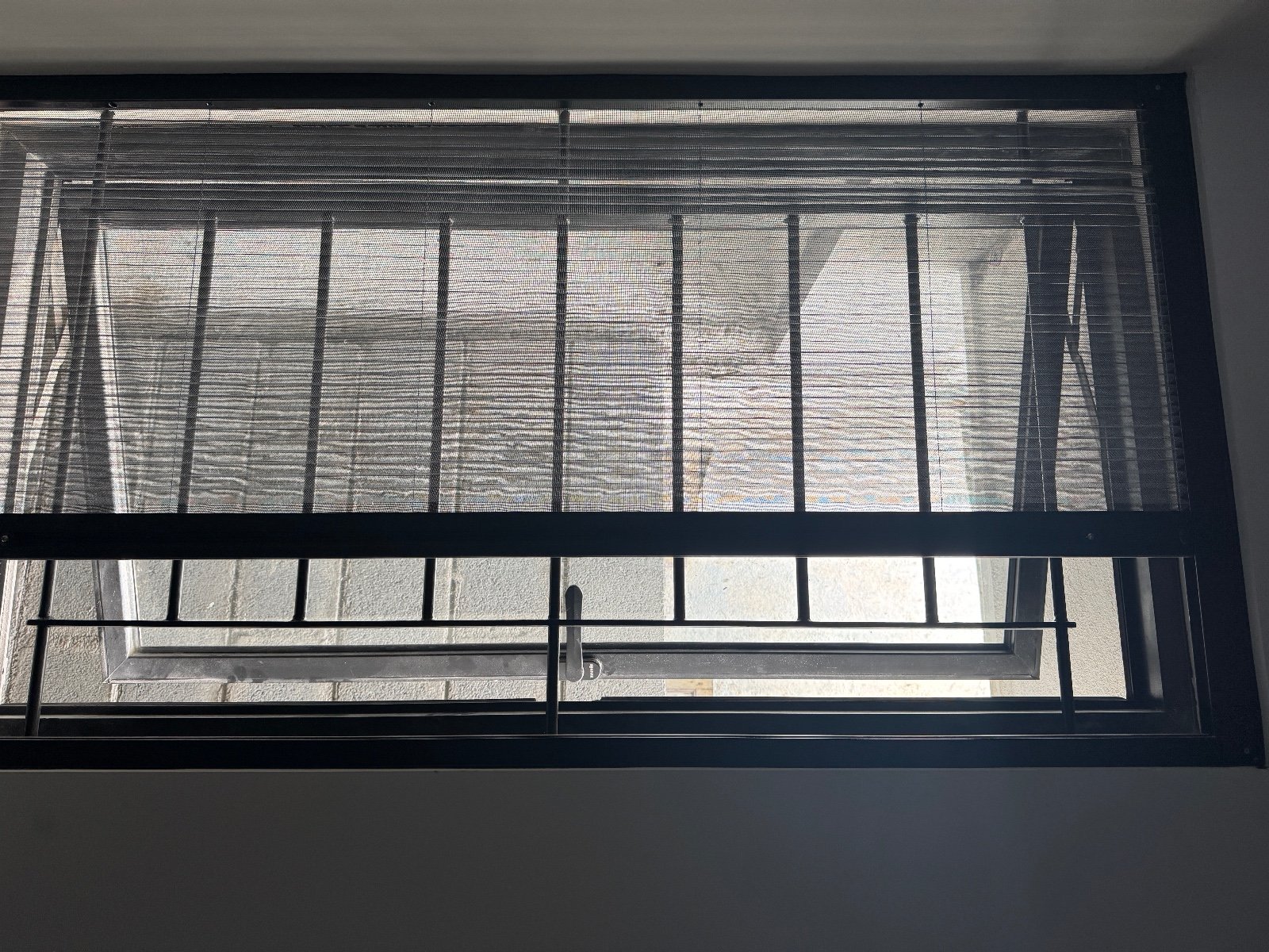 Aluminium Mesh Windows: The Perfect Blend of Style, Safety & Ventilation